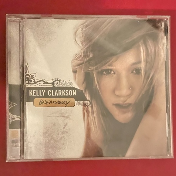 Breakaway CD, is American Idol Winner Kelly Clarkson’s 2nd Studio Album, Nov 04 - Picture 2 of 6